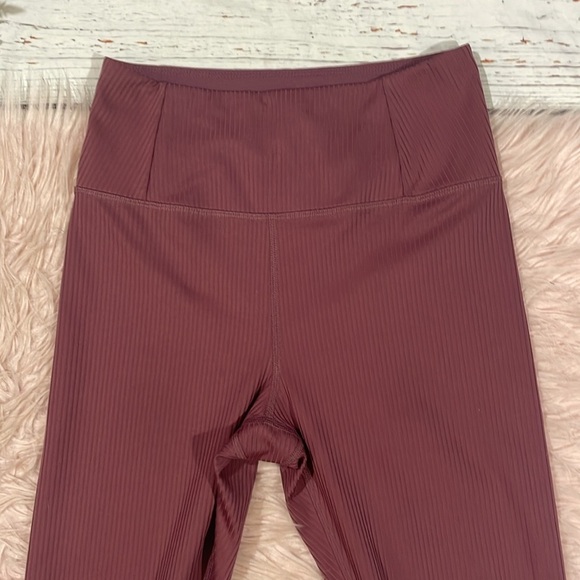 Girlfriend Collective Goji Ribbed High Rise Compression Leggings - Picture 4 of 8